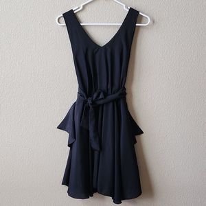 3️⃣💲2️⃣0️⃣ EUC Black v neck open back belted asymmetrical dress S
